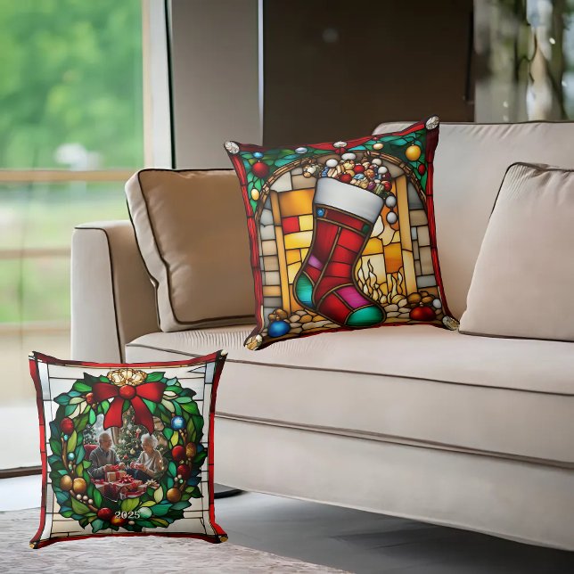 Coussin Chaussette rouge faux vitrail  (Créateur téléchargé)