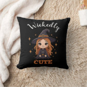 Coussin Chauve sorcière d'Halloween | Éffrayant adorable (Couverture)