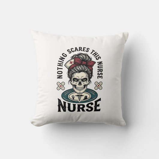 Coussin Chemise d'infirmière Halloween Graphique de crâne  (Recto)