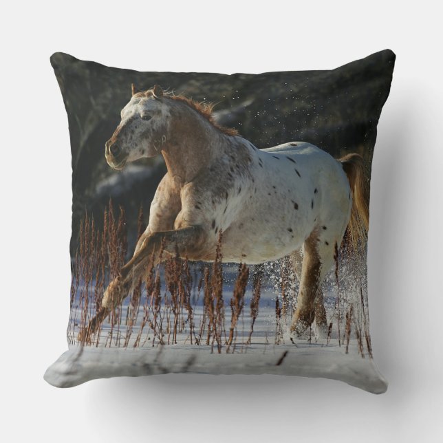 Coussin Cheval d'Appaloosa fonctionnant dans la neige (Recto)