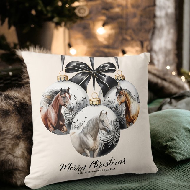 Coussin Chevaux noir et or Citation de Noël (Horses black and gold Christmas quote Throw Pillow)