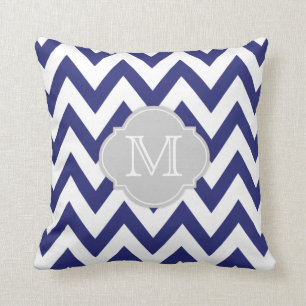 Coussin chevron de bleu marine avec Quatrefoil et