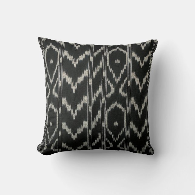 Coussin Chevron de la tribu Ikat moderne| gris noir (Recto)