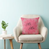 Coussin Chic Fleurs Roses et Perles Mariage "M. et Mme" (Chaise)