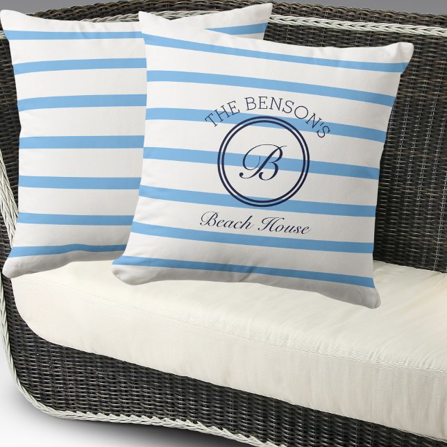 Coussin Chic Monogram Blue Stripes Nom de famille Beach Ho (Créateur téléchargé)