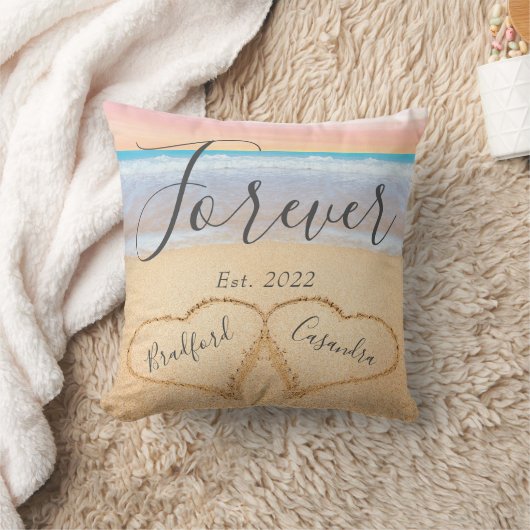 Coussin Chic Rose Pâle Plage Couple Coeurs Sable  (Couverture)