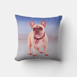 Coussin Chien À La Française Assis Sur La Plage