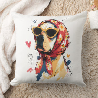 Coussin Chien au frais avec foulard floral et lunettes de