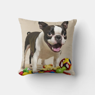 Coussin Chien de Boston Terrier jouant avec des jouets