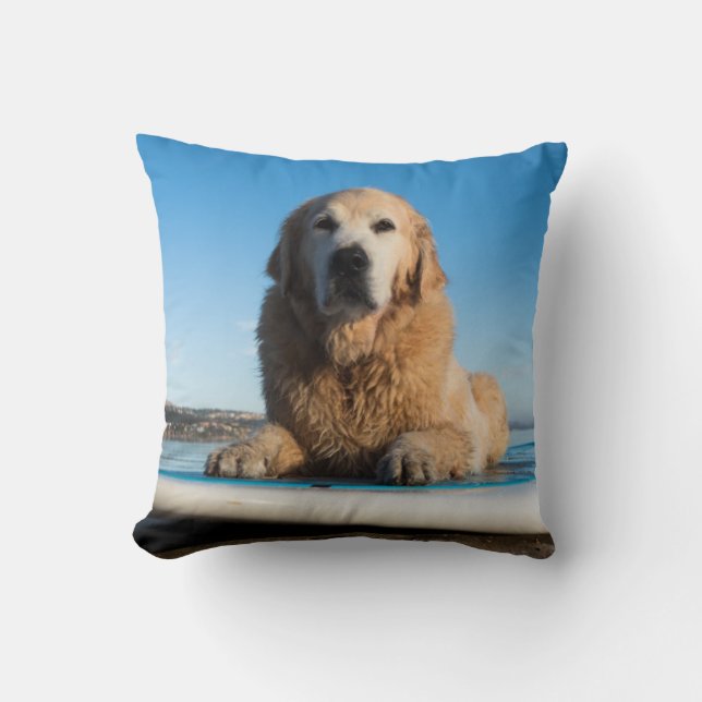 Coussin Chien de golden retriever s'étendant sur un (Recto)