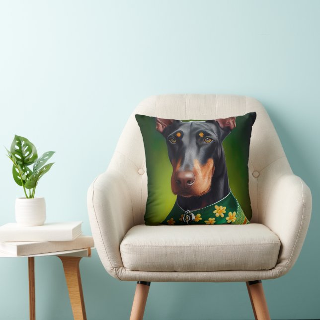 Coussin Chien Doberman en robe de la Saint-Patrick (Chaise)