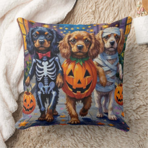 Coussin Chiens Spaniel Tibétains en Costumes d'Halloween