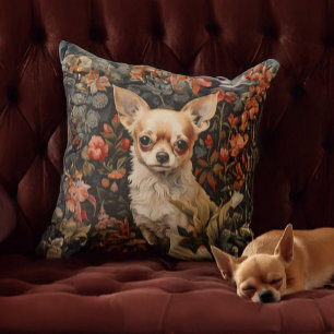 Coussin Chihuahua sucré dans un jardin de style William Mo