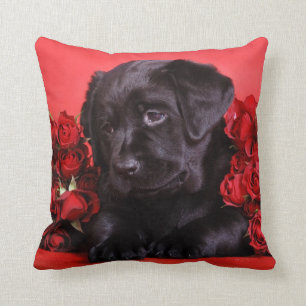 Coussin Chiot de Labrador avec des roses