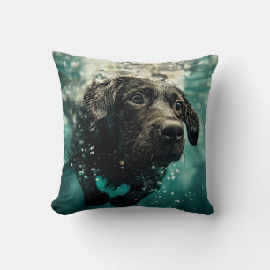 Coussin Chiot labrador nageant sous l'eau Design