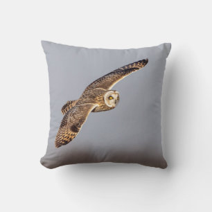 Coussin Chouette à oreilles courtes dans les Prairies de S