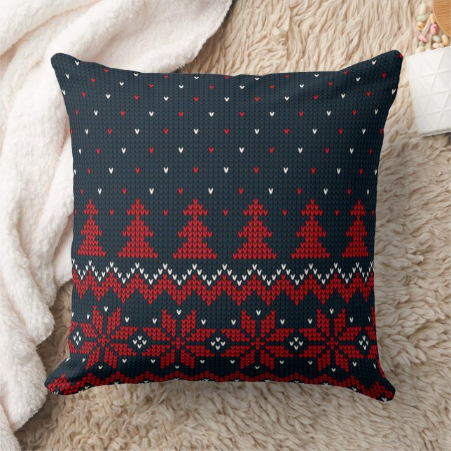 Coussin Christmas Pillow with Red Trees & Snowflakes (Couverture)