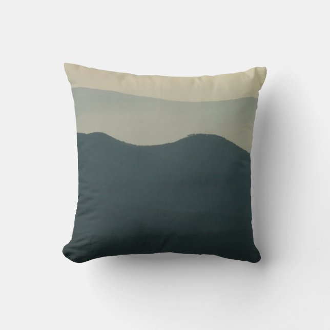 Coussin Ciel jaune pâle et montagnes (Recto)