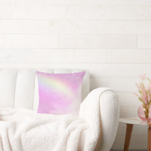 Coussin Ciel rose pastel avec arc-en-ciel jaune
