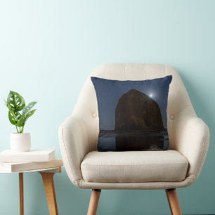 Coussin Cieux au-dessus de Haystack Rock Cannon Beach, O