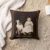 Coussin circa le pitbull 1910 et le bébé RPPC (Couverture)
