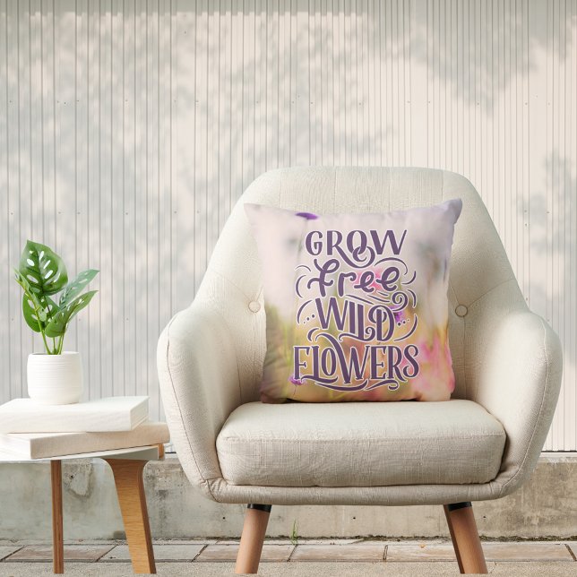 Coussin Citation Botanique Boho Gratuite Fleurs Sauvages (Grow Free Wild Flowers Boho Botanical Quote Throw Pillow)
