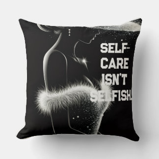 Coussin Citation de luxe minimaliste sur les soins personn