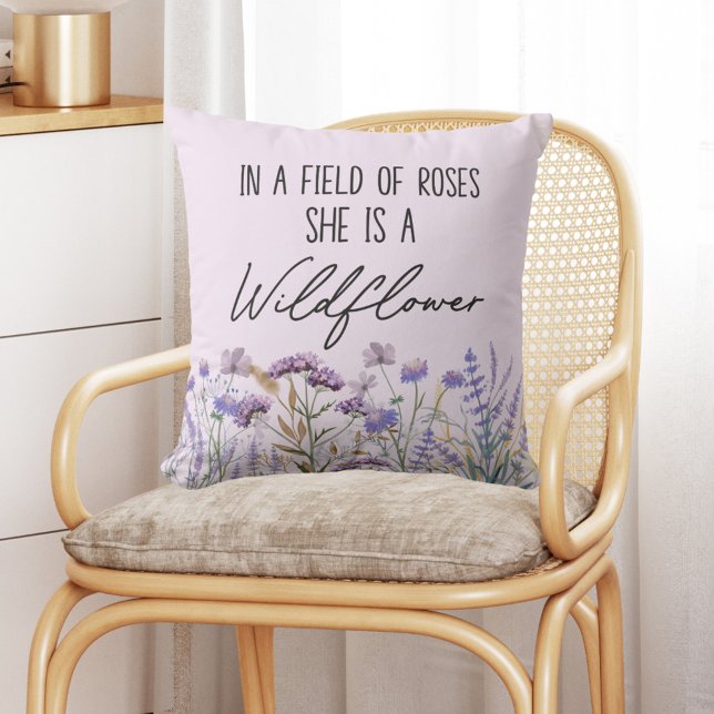 Coussin Citation de Prairie de Fleur Sauvage Violette à l' (In situ chair)