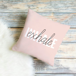 Coussin Citation moderne Pastel Pink Inhale Exhale