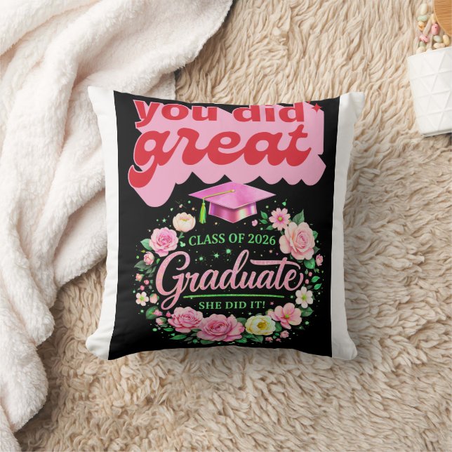 Coussin Class of 2026 Graduate She Did It Pink Floral Grad (Couverture)