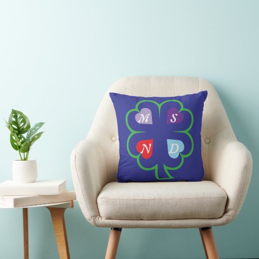 Coussin Clover avec les coeurs (Chaise)