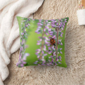 Coussin Coccinelle sur fleur violette - (Couverture)