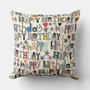 Coussin coeur d'anniversaire heureux et étoiles