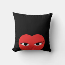 Coeur rouge mignon avec les yeux Jetez l'oreiller