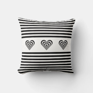 Coussin Cœurs concentriques sur rayures noires et blanches