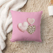 Coussin Coeurs Empreintes de léopard XOXO Rose (Couverture)