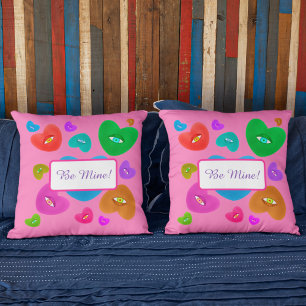 Coussin Coeurs multicolores avec yeux amour Valentines