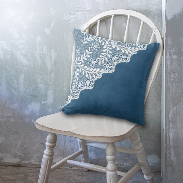 Coussin Coin dentelle Eyelet Faux blanc sur bleu (Créateur téléchargé)