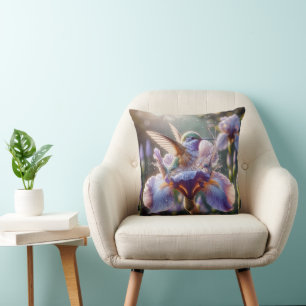 Coussin Colibri S'Éclaboussant Dans Un Iris