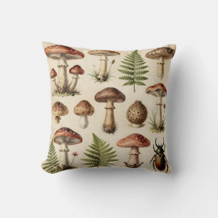Coussin Collage botanique vintage de champignons et de fou