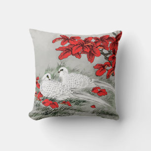 Coussin Colombes blanches vintage et feuilles rouges sur g