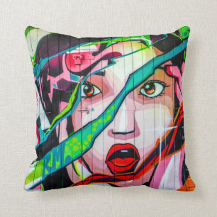 Coussin coloré de graffiti de fille criarde