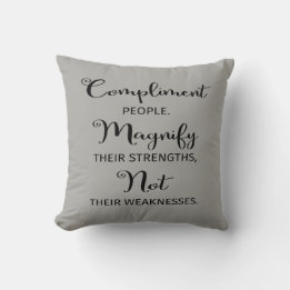 Coussin Complifier les gens, Magnifier leurs forces Coussi