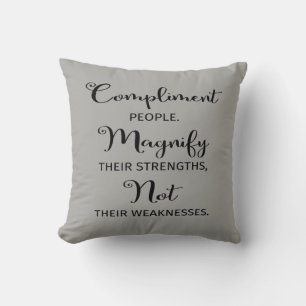 Coussin Complifier les gens, Magnifier leurs forces Coussi