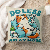 Coussin Conception de chat allongé avec légende promouvant (Couverture)