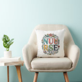 Coussin Conception de chemise d'infirmière florale Art méd (Chaise)