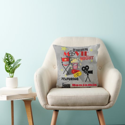 Coussin Conception de cinéma maison de nuit avec nom (Chaise)