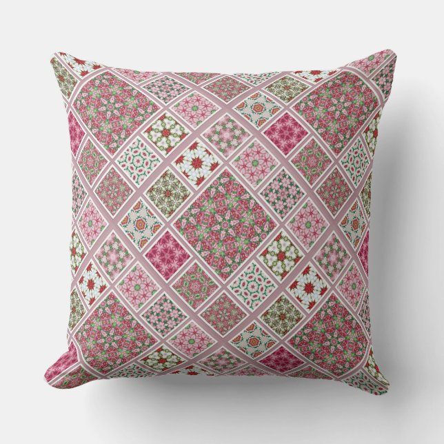 Coussin Conception de patchwork en le rose et le rouge (Recto)