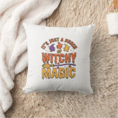 Coussin Conception de typographie Halloween magique ensorc (Couverture)