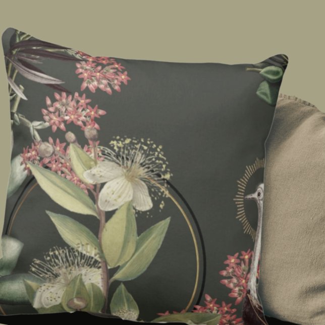 Coussin Conception florale artistique vert terreux (Créateur téléchargé)